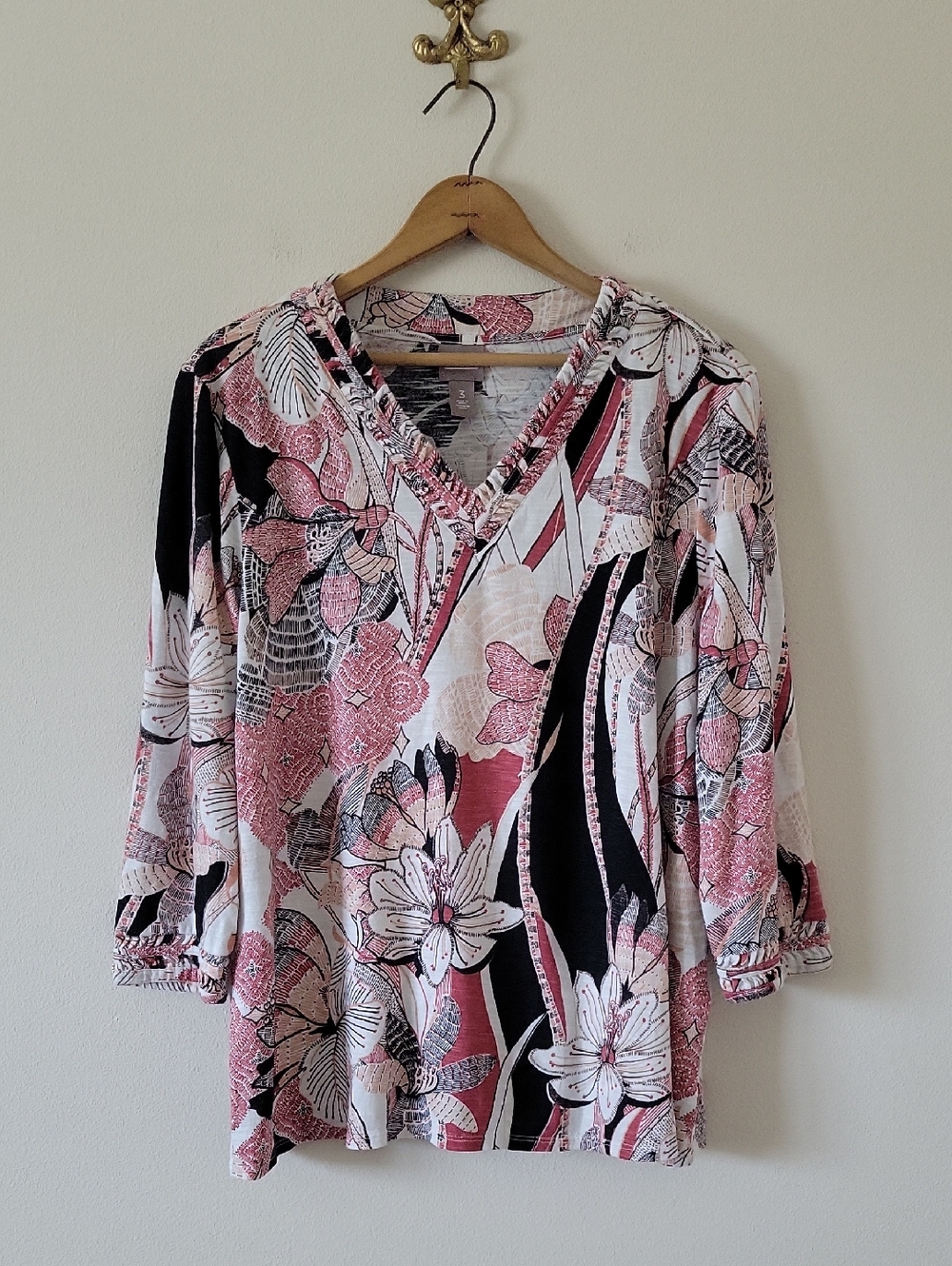 Chico's Slub Knit Graphic Floral Vneck Top Size XL